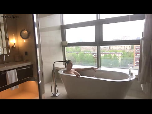 ❤️ Obrovská kočka vášnivě si honí kundu v koupelně ❌ Porno video u cs.assistirhentai.ru ❌️